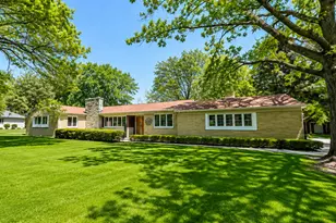 1334 Oakland Dr, Sycamore, IL 60178 - Photo 1