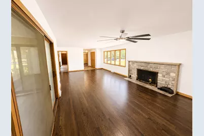 1334 Oakland Drive, Sycamore, IL 60178 - Photo 7