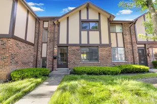 18W266 Knollwood Ln, Villa Park, IL 60181 - Photo 1