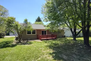 216 Bounty Dr NE, Poplar Grove, IL 61065 - Photo 5