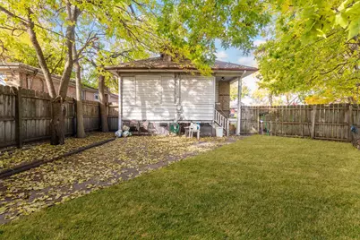 8129 S Cornell Avenue, Chicago, IL 60617 - Photo 21