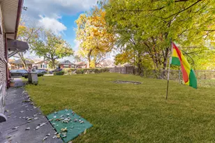 8129 S Cornell Ave, Chicago, IL 60617 - Photo 5