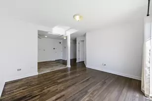 8828 N Leslie Ln, Des Plaines, IL 60016 - Photo 17