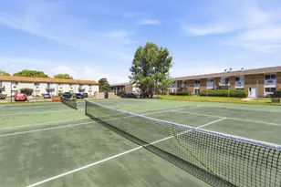 8828 N Leslie Ln, Des Plaines, IL 60016 - Photo 23