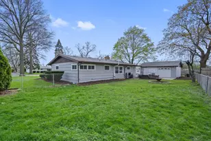 657 W Armitage Ave, Elmhurst, IL 60126 - Photo 3