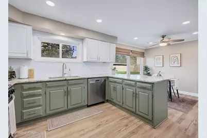 657 W Armitage Avenue, Elmhurst, IL 60126 - Photo 17