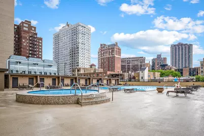 655 W Irving Park Road #4113, Chicago, IL 60613 - Photo 17