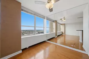 655 W Irving Park Rd, Chicago, IL 60613 - Photo 9