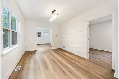 1107 Victoria Avenue, North Chicago, IL 60064 - Photo 7