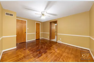 210 S Gladstone Avenue, Aurora, IL 60506 - Photo 23