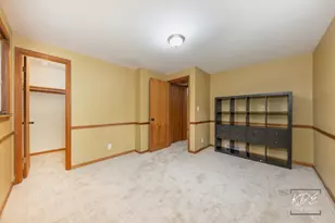 210 S Gladstone Ave, Aurora, IL 60506 - Photo 25