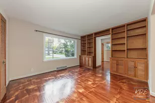 210 S Gladstone Ave, Aurora, IL 60506 - Photo 9
