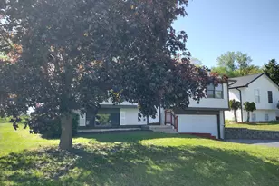 154 Columbia St NW, Poplar Grove, IL 61065 - Photo 3
