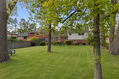 221 W Sheridan Place, Lake Bluff, IL 60044 - Photo 23