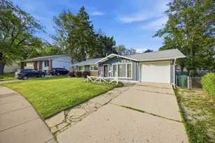 6 Beacon Ave, Romeoville, IL 60446 - Photo 3