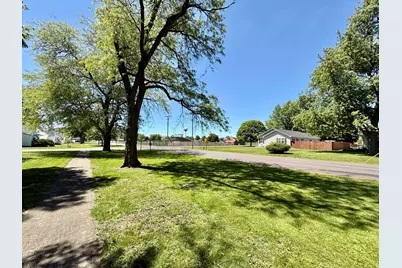 1006 N Sangamon Avenue, Gibson City, IL 60936 - Photo 15