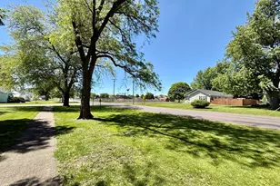 1006 N Sangamon Ave, Gibson City, IL 60936 - Photo 15