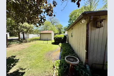 1006 N Sangamon Avenue, Gibson City, IL 60936 - Photo 11