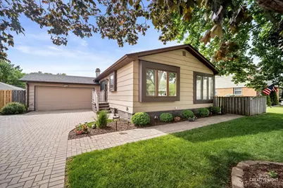 128 N Hale Avenue, Bartlett, IL 60103 - Photo 1