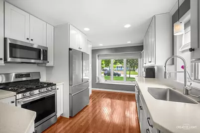 128 N Hale Avenue, Bartlett, IL 60103 - Photo 3
