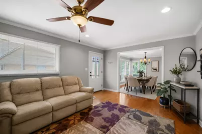 128 N Hale Avenue, Bartlett, IL 60103 - Photo 7