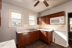 8136 S Manistee Ave, Chicago, IL 60617 - Photo 11