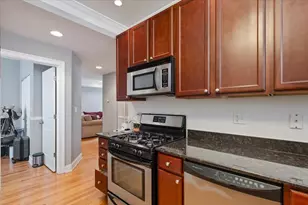 7050 N Damen Ave, Chicago, IL 60645 - Photo 11
