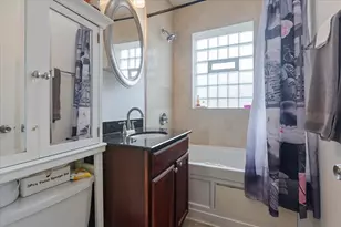 7050 N Damen Ave, Chicago, IL 60645 - Photo 15