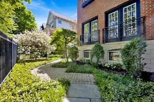 1621 W Rosehill Dr, Chicago, IL 60660 - Photo 85