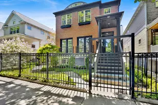 1621 W Rosehill Dr, Chicago, IL 60660 - Photo 1