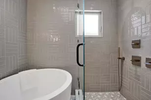 1621 W Rosehill Dr, Chicago, IL 60660 - Photo 51