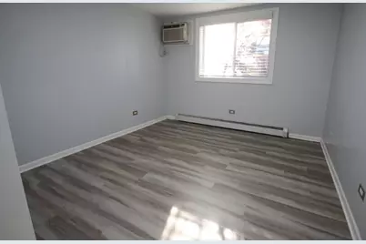 211 E Liberty Street #4, Wauconda, IL 60084 - Photo 7
