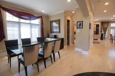 7016 N East Prairie Road, Lincolnwood, IL 60712 - Photo 3