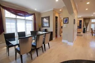 7016 N East Prairie Rd, Lincolnwood, IL 60712 - Photo 3