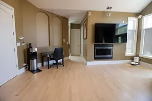 7016 N East Prairie Rd, Lincolnwood, IL 60712 - Photo 11