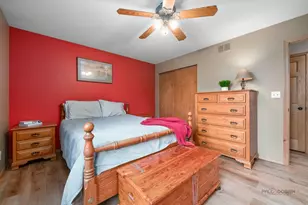 829 Colony Ct, Lindenhurst, IL 60046 - Photo 19