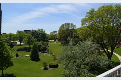 2200 S Stewart Avenue #4B, Lombard, IL 60148 - Photo 3