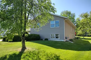 1127 Candlewick Dr NW, Poplar Grove, IL 61065 - Photo 3