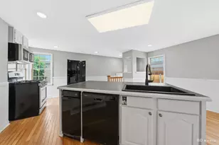 10428 S Springfield Ave, Chicago, IL 60655 - Photo 11