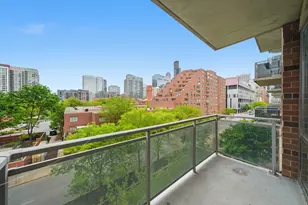 1 E 8th St, Chicago, IL 60605 - Photo 3