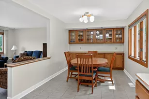 9042 Fairlane Dr, Bridgeview, IL 60455 - Photo 5