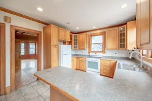 630 Forest Ave, Elgin, IL 60120 - Photo 7