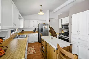 535 Garnett Ave, Winthrop Harbor, IL 60096 - Photo 7
