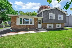 535 Garnett Ave, Winthrop Harbor, IL 60096 - Photo 1