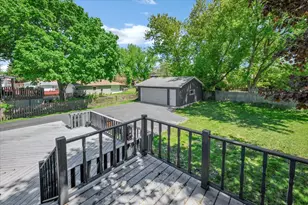 535 Garnett Ave, Winthrop Harbor, IL 60096 - Photo 9