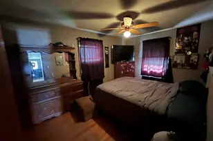 555 Elsie Ave, Crest Hill, IL 60403 - Photo 5