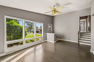350 Carey Ct, Chicago Heights, IL 60411 - Photo 3