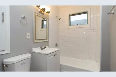 4821 W Cornelia Avenue, Chicago, IL 60641 - Photo 5