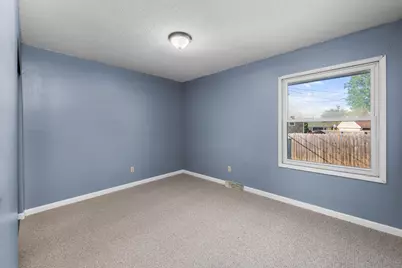 301 30th Avenue W, Milan, IL 61264 - Photo 9