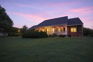 2102 Laurel Park Pl, Champaign, IL 61822 - Photo 3